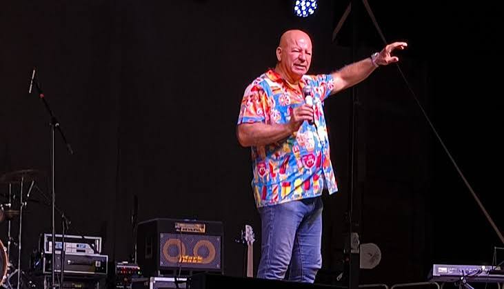 Giovanni Cacioppo durante un live